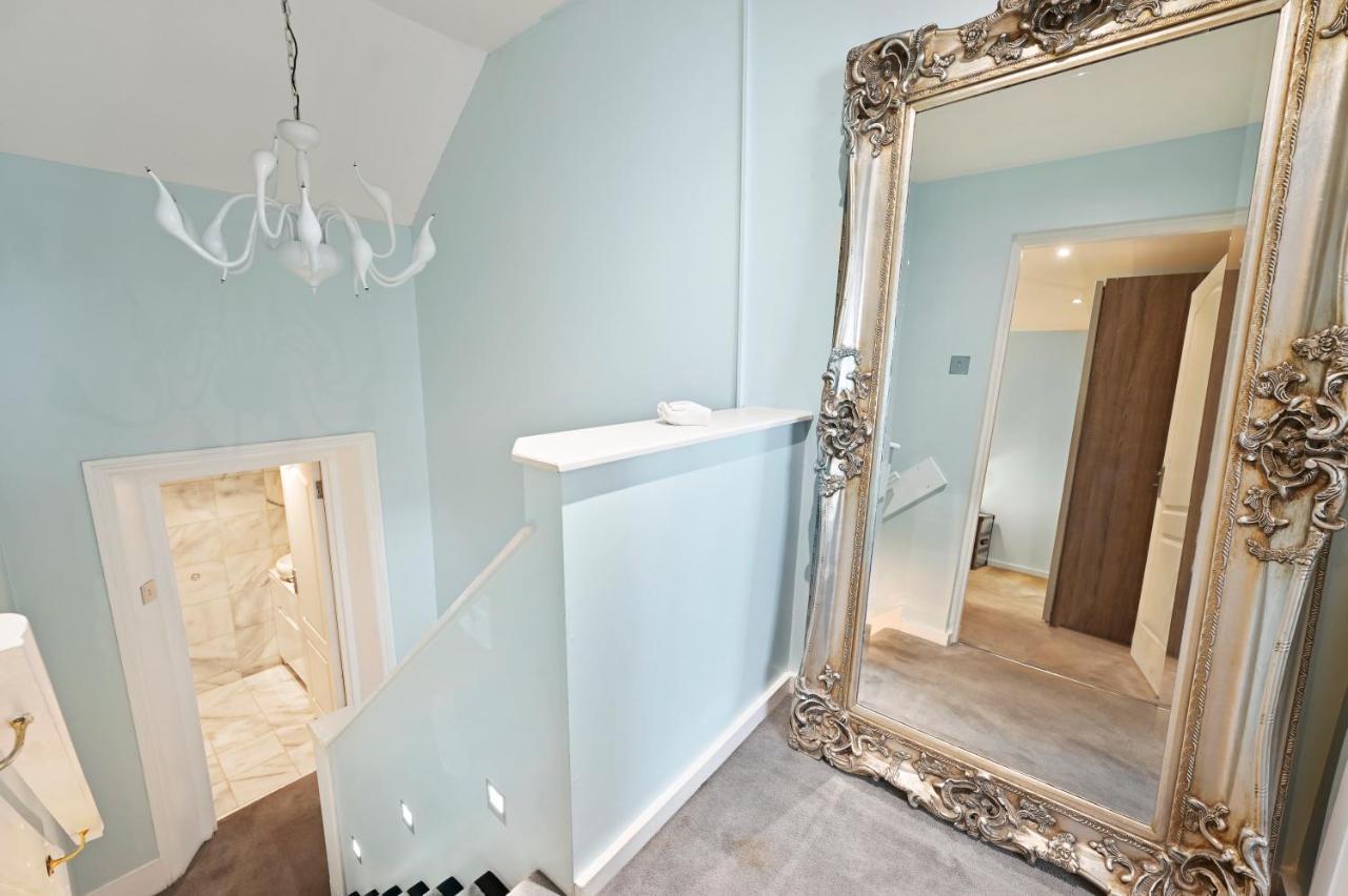 Hampstead Opulence - Luxurious Split Level Apartament *